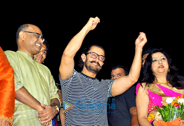 Aamir Khan graces Navratri Pooja in Vadodara