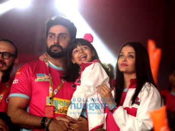 Abhishek Bachchan, Aishwarya Rai Bachchan and Sachin Tendulkar grace a Pro Kabaddi League match