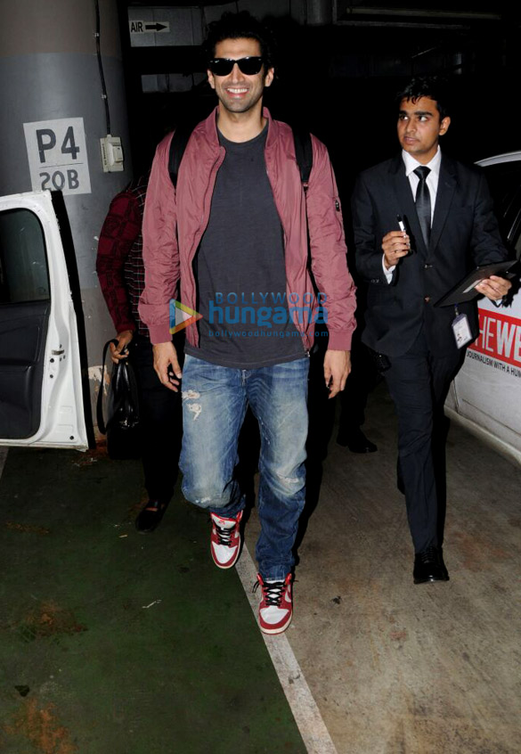 aditya roy kapur snapped at airport 5