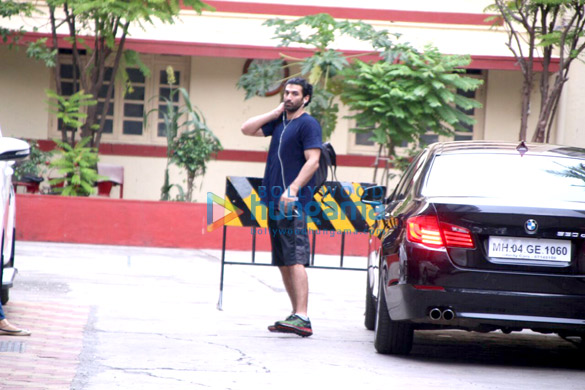 aditya roy kapur snapped at the gym 3