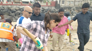 Anushka Sharma cleans Versova beach for Swachh Bharat campaign
