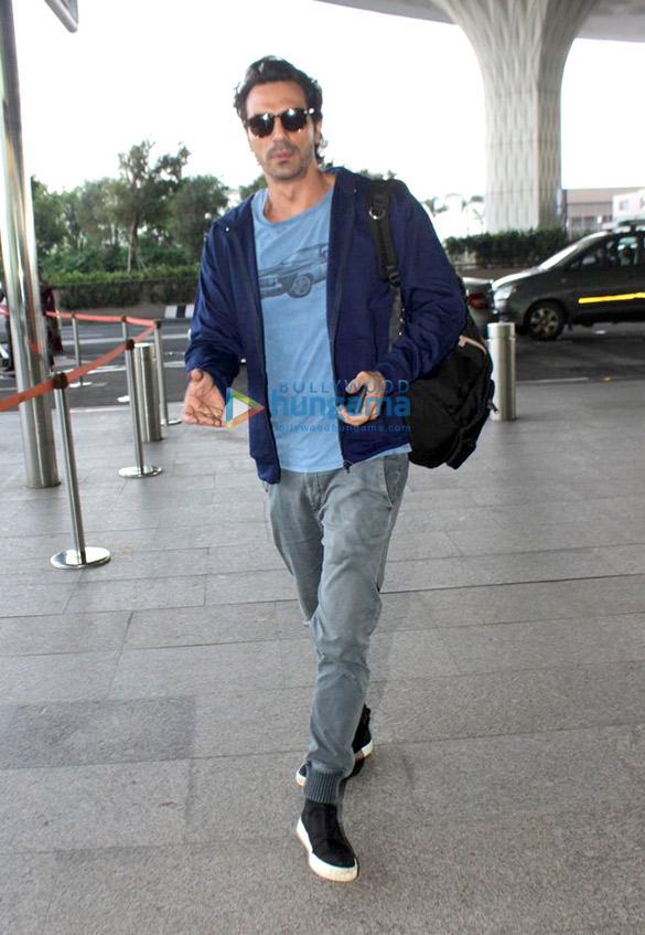 arjun rampal sidharth malhotra kalki koechlin snapped at the airport 1