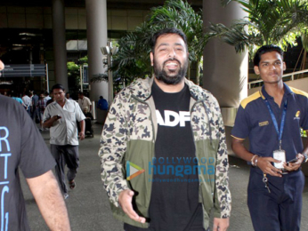 Arjun Rampal, Sidharth Malhotra, Kalki Koechlin snapped at the airport