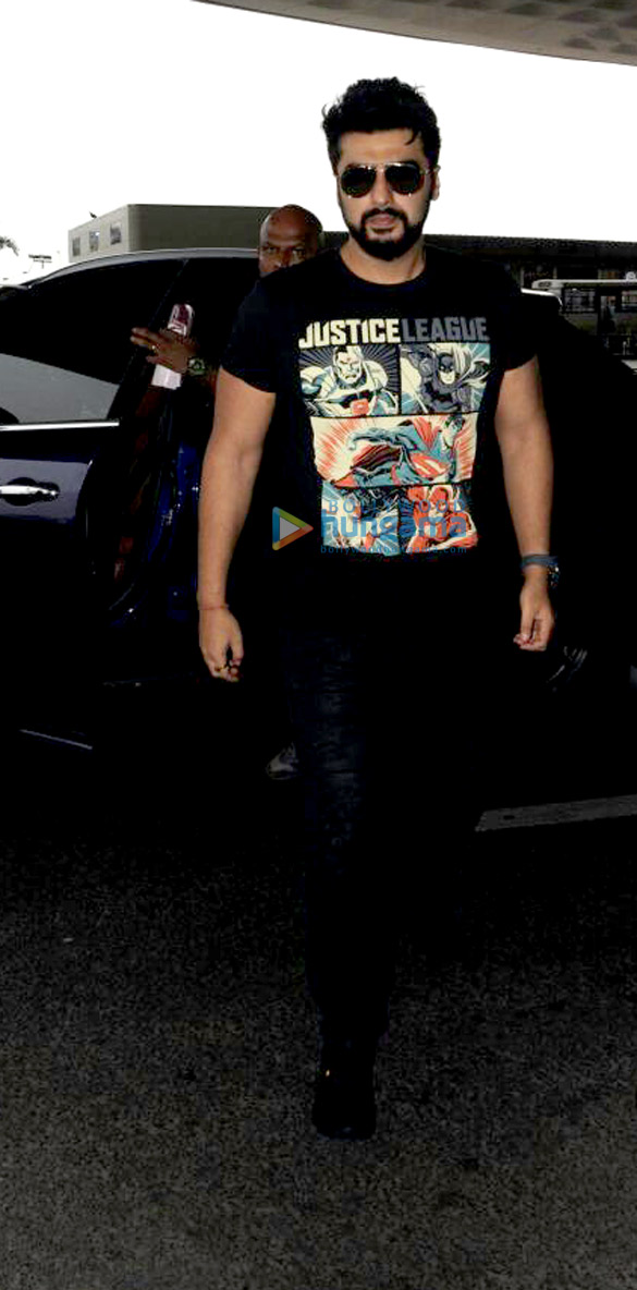 arjun vivek and pritam snapped at the airport in the morning 1