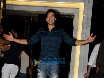 Celebs grace DJ Right birthday bash at Arth