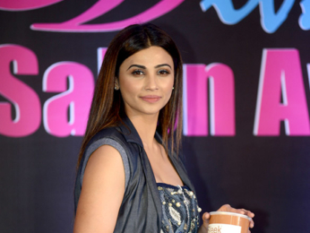 Daisy Shah graces 'I Diva Salon Awards 2017'