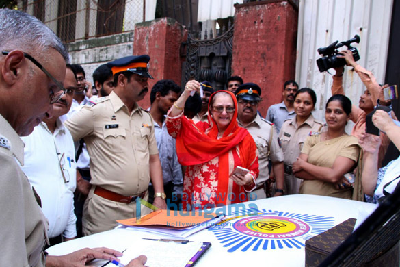 dilip kumar and saira banu wins property case in bandra 2