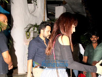 Emraan Hashmi snapped with his wife Parveen Shahani