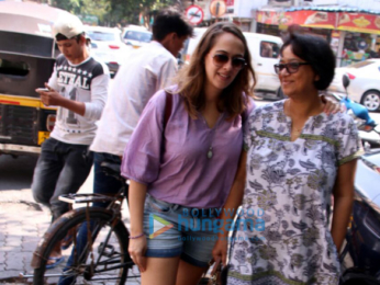 Hazel Keech and her mom snapped in Bandra