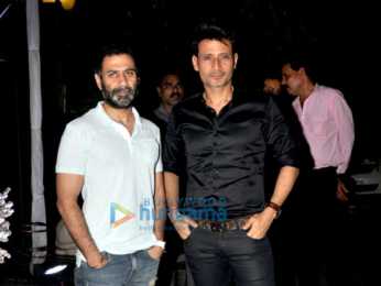 Hrithik Roshan, Jeetendra, Rekha and others grace Rakesh Roshan's birthday bash