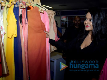 Jacqueline Fernandez and Amruta Fadnavis inaugurate Joya exhibition in Mumbai