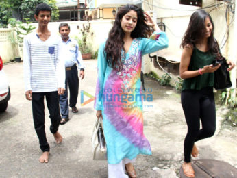 Jhanavi Kapoor snapped post her dance rehearsals