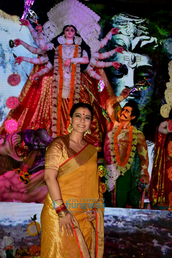 kajol tanishaa mukerji tanuja at north bombay sarbojanin durga puja 1
