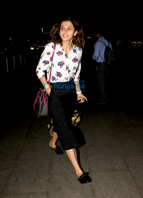 kareena anushka and taapsee snapped at the airport 3