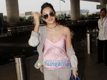 Kiara Advani snapped at the airport