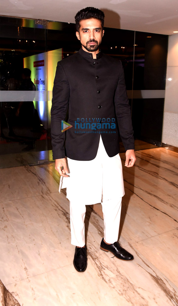 kiara harshvardhan shriya divya at bombay times fashion week 9