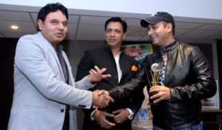 Madhur Bhandarkar awards Faridoon Shahryar for excellence in journalism at Bollywood Festival Norway