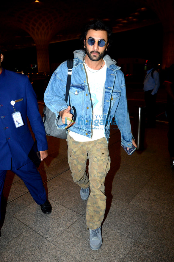 Ranbir Kapoor, Hrithik Roshan, Kriti Sanon, Shilpa Shetty, Raj Kundra, Vidya Balan, and Siddharth Roy Kapur snapped at the airport Ranbir Kapoor, Hrithik Roshan, Kriti Sanon, Shilpa Shetty, Raj Kundra, Vidya Balan, and Siddharth Roy Kapur snapped at the airport