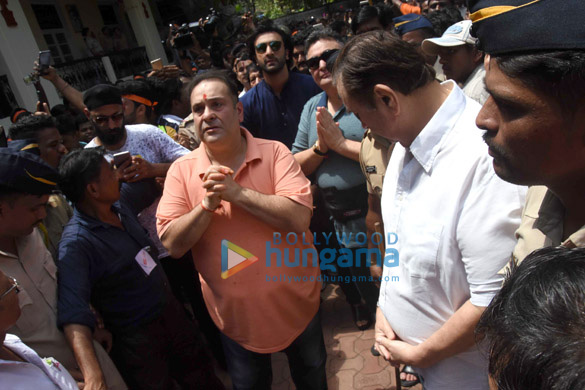 ranbir kapoor rishi kapoor randhir kapoor at the visarjan of r k studios ganesha idol 3