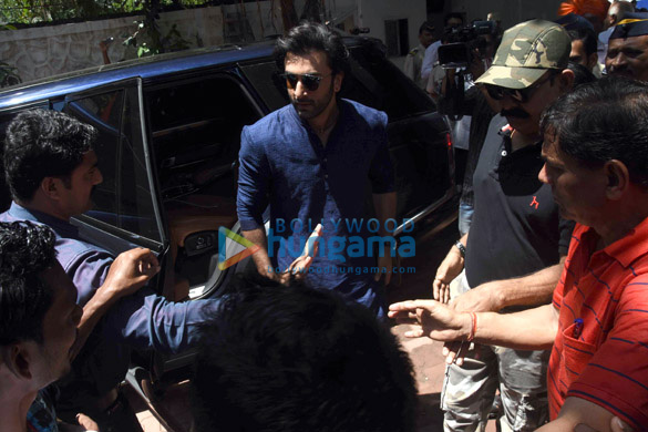 ranbir kapoor rishi kapoor randhir kapoor at the visarjan of r k studios ganesha idol 5