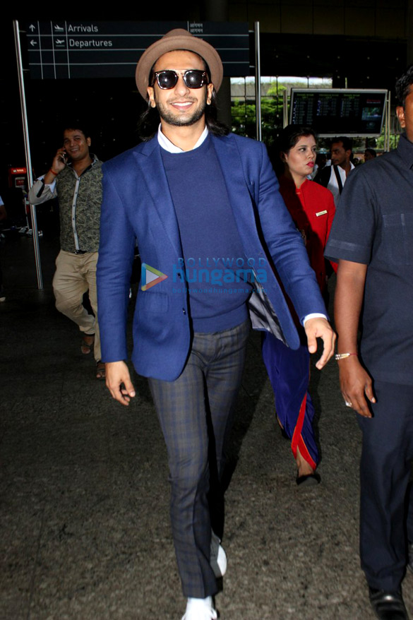 ranveer singh and shraddha kapoor snapped at the airport 1