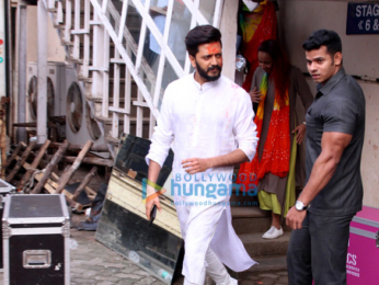 Riteish Deshmukh spotted after photoshoot at Mehboob Studio