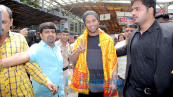 Ronaldinho snapped visiting the Sidhivinayak temple in Mumbai