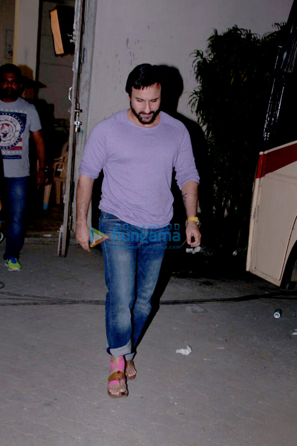 saif ali khan snapped at mehboob studio 6 2