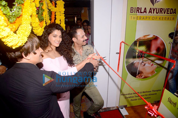 saiyami kher at the store launch of birla ayurveda 6