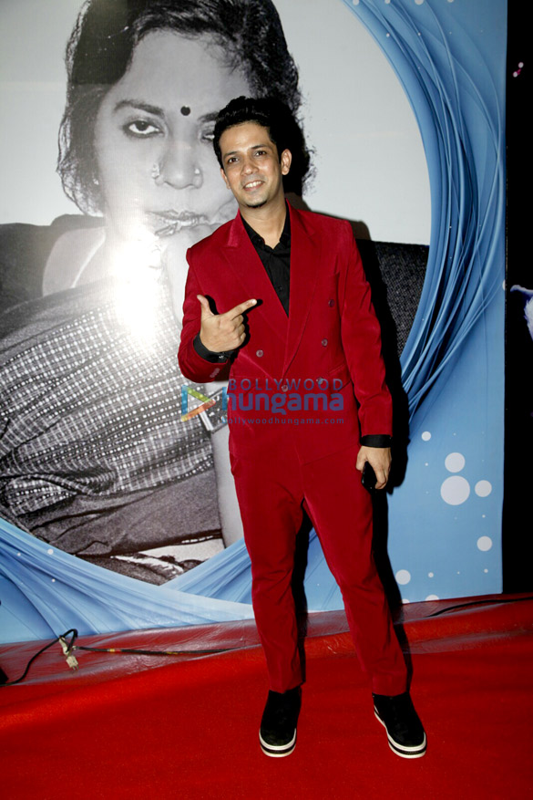 shah rukh khan graces hema malinis dance event with international artist 15