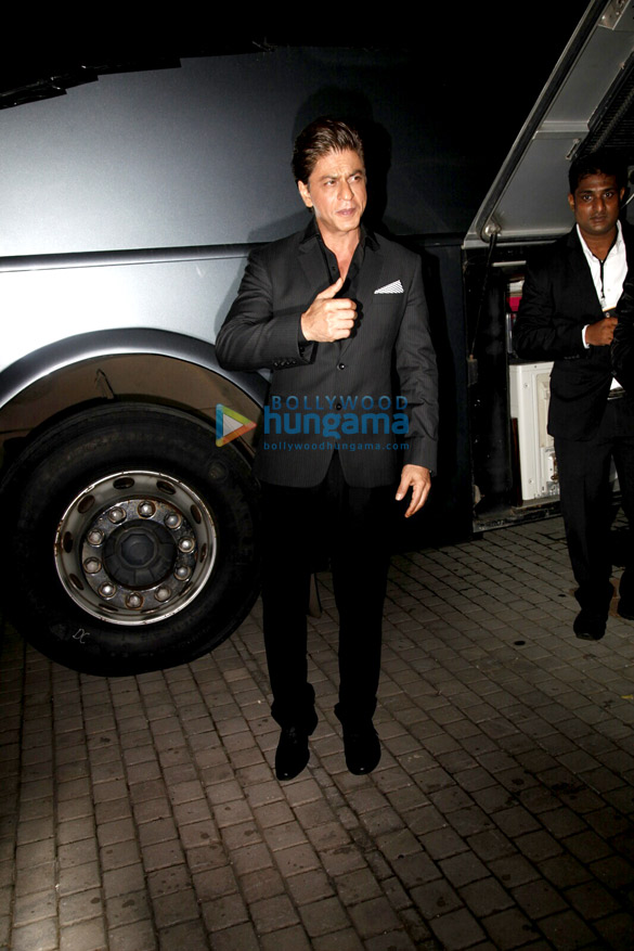 shah rukh khan graces hema malinis dance event with international artist 8