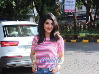 Shruti Haasan snapped in Bandra