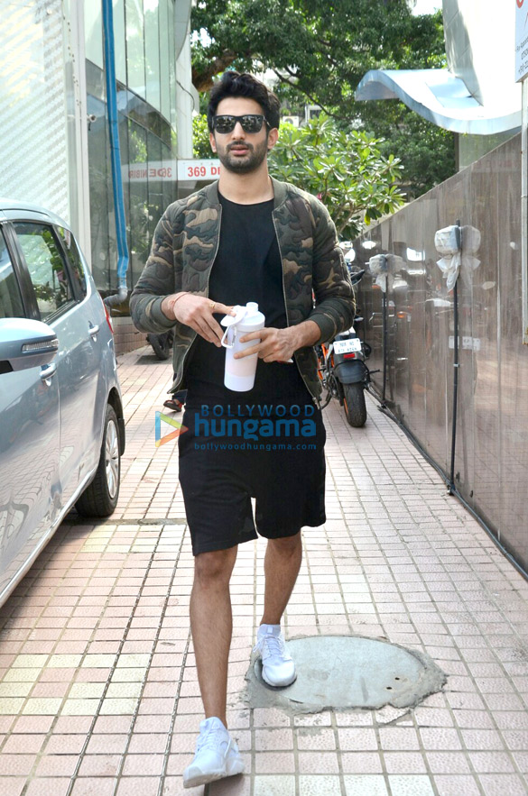 sidhant gupta snapped post his gym session in bandra 5
