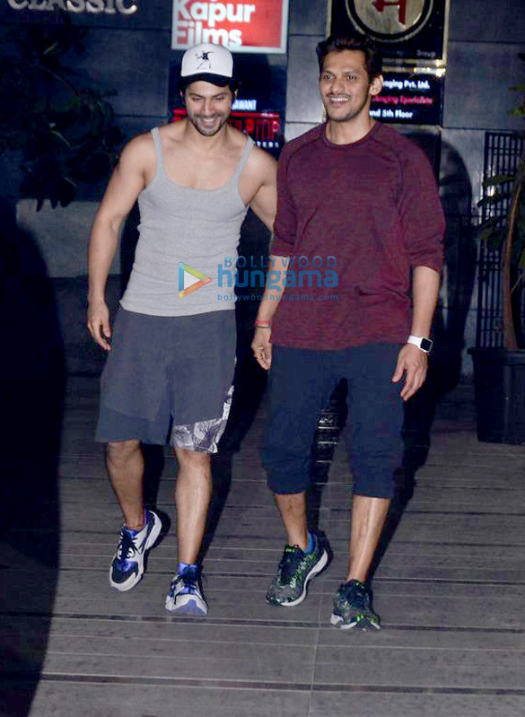 varun dhavan snapped with his gym trainer and pal in bandra 6