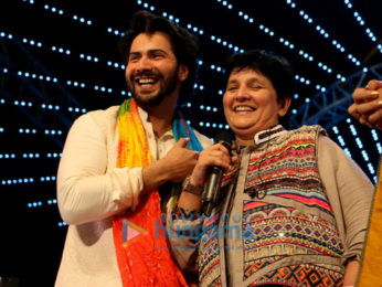 Varun Dhawan, Jacqueline Fernandez, Taapsee Pannu promote 'Judwaa 2' at Falguni Pathak's Navratri event