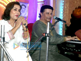 Anup Jalota and other celebrities grace the Ganpati pandal in Mulund that celebrates its 25th year