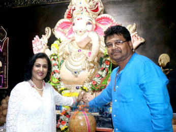 Anup Jalota and other celebrities grace the Ganpati pandal in Mulund that celebrates its 25th year
