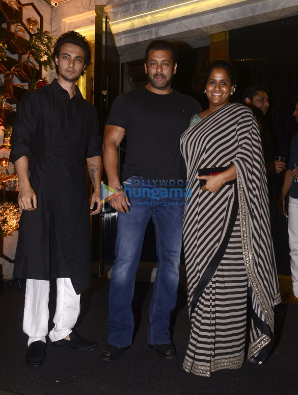 Baba Dewan’s star-studded Diwali bash Baba Dewan’s star-studded Diwali bash