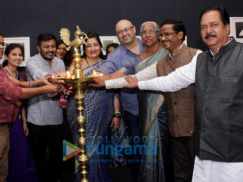 Anuradha Paudwal and others grace the inauguration of Kuldip Karegaonkar's latest exhibition 'Maati'