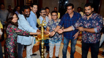 Dino Morea, Mukesh Rishi and others grace the opening of Akhilesh Kumar’s art show ‘Sochalay’