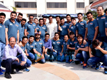 Akshay Kumar has lunch with 'Pro Kabaddi League' players