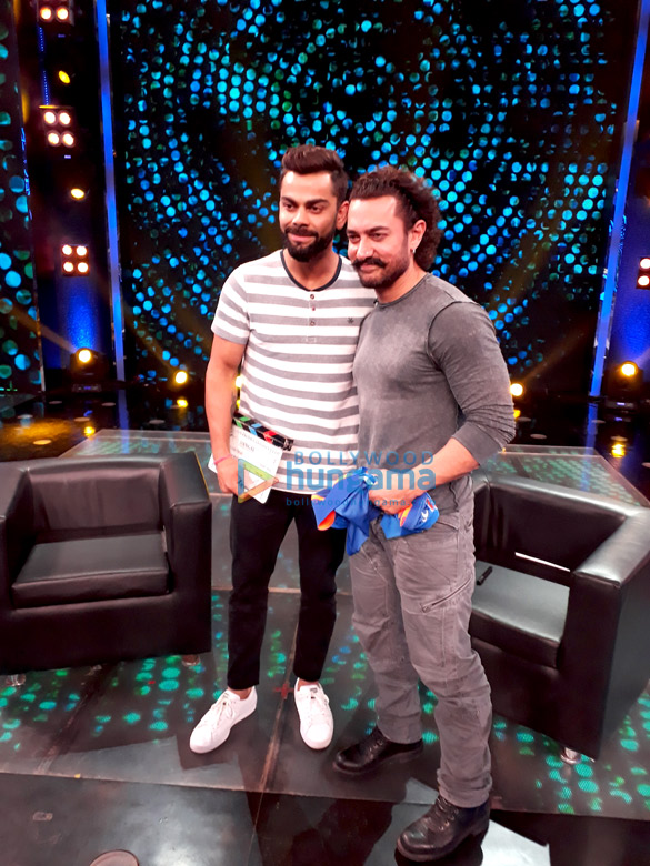 aamir khan and virat kohli snapped on the sets of a chat show to promote secret superstar 01