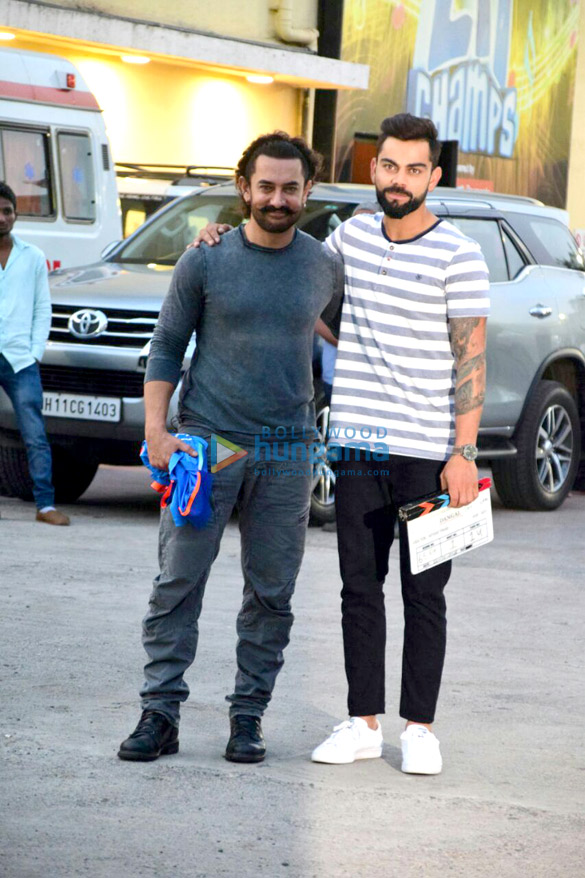 aamir khan and virat kohli snapped on the sets of a chat show to promote secret superstar 1