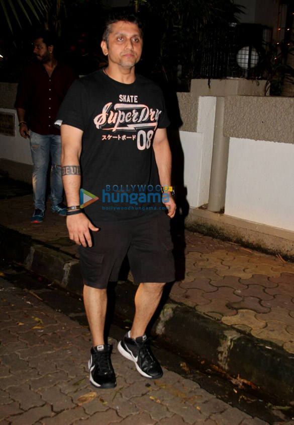 aditya roy kapur snapped at mohit suris office in bandra 6