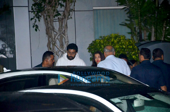 amitabh bachchan snapped returning from the maldives 4