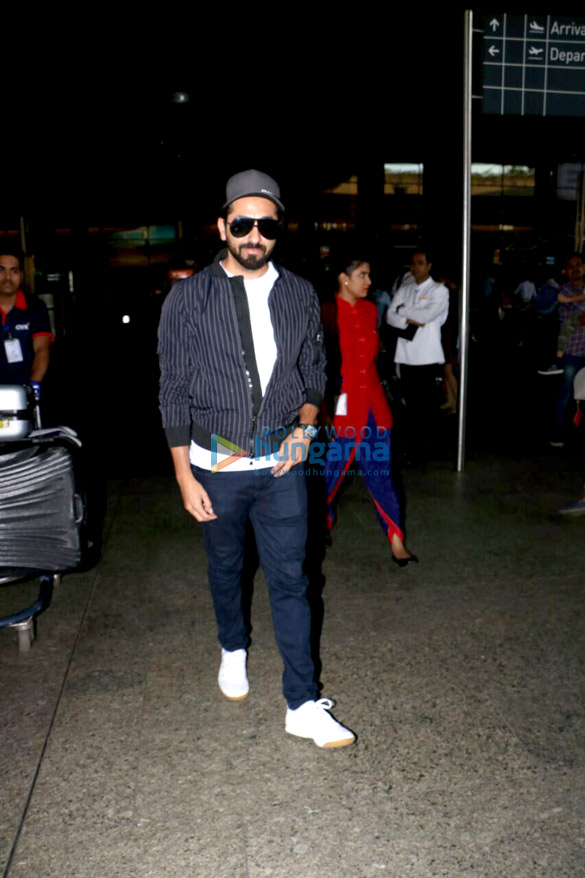 arjun kapoor and ayushmann khurrana snapped at the airport 2 2