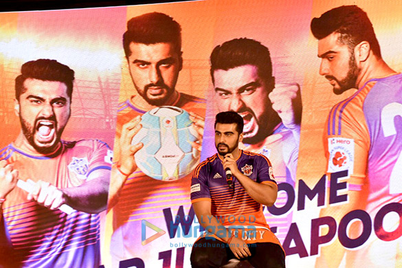 arjun kapoor graces the press meet of fc pune city at j w marriott 2