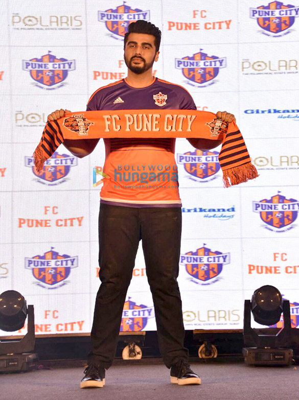 arjun kapoor graces the press meet of fc pune city at j w marriott 6