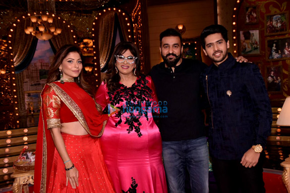 armaan and kanika snapped aunty boli lagao boli 6