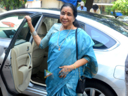 Asha Bhosle spotted at a dubbing studio in Bandra